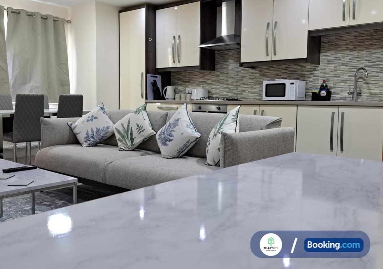 Modern 2 Bed 2 Bath Apartment Free Parking Уотфорд Экстерьер фото